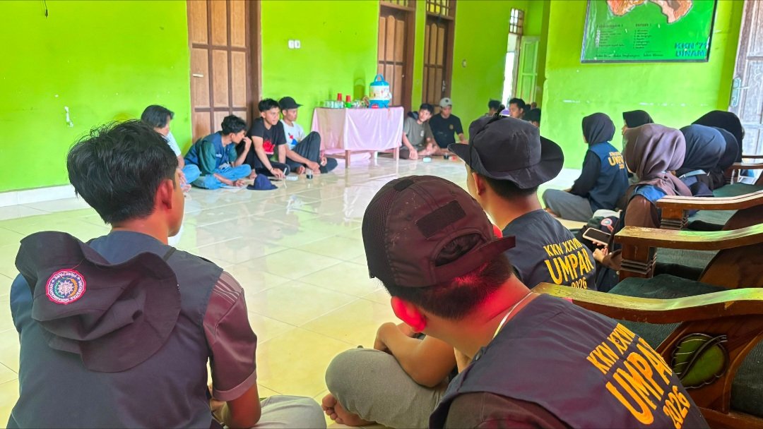 Mahasiswa KKN dan Pemuda Desa Pebaloran Gelar Rapat Pembentukan Panitia Semarak Kemerdekaan
